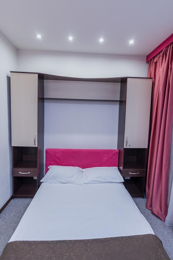 Siesta Hotel Kharkiv Eksteriør billede