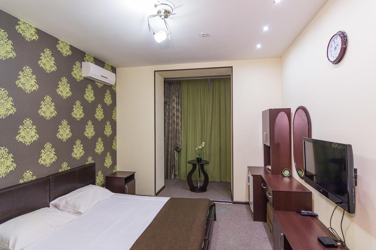 Siesta Hotel Kharkiv Eksteriør billede